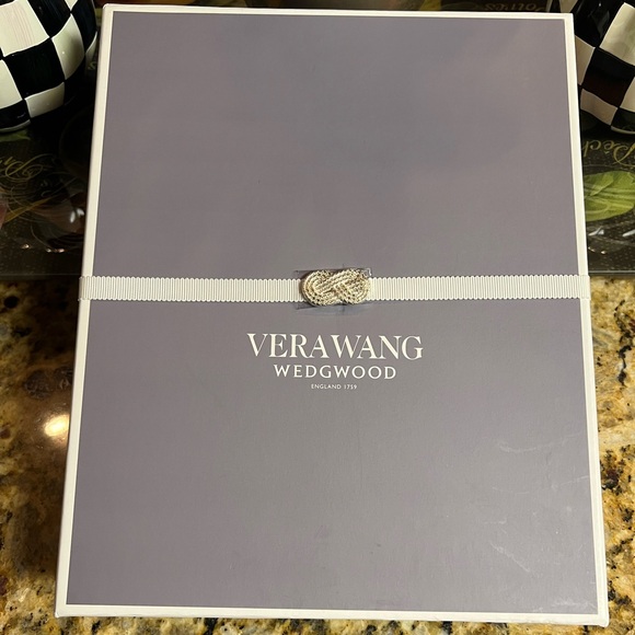 Vera Wang Infinity Photo Frame 🩶 - Picture 2 of 11